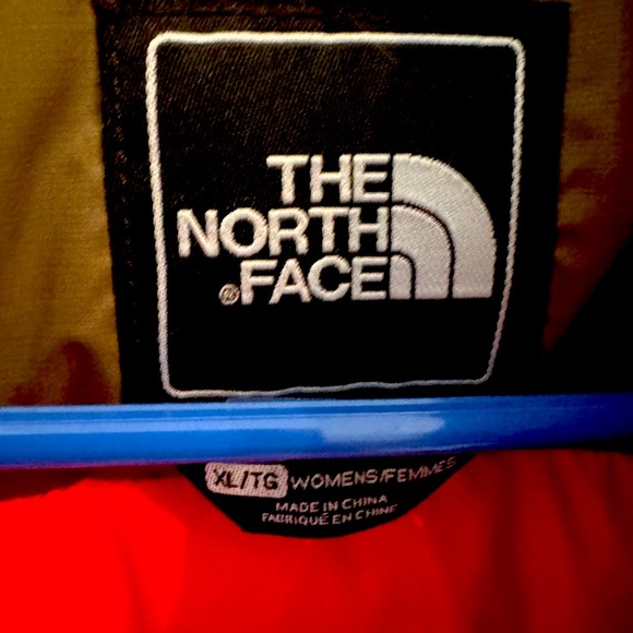 The North Face Green Puffer Vest with Pink Logo - Picture 3 of 4